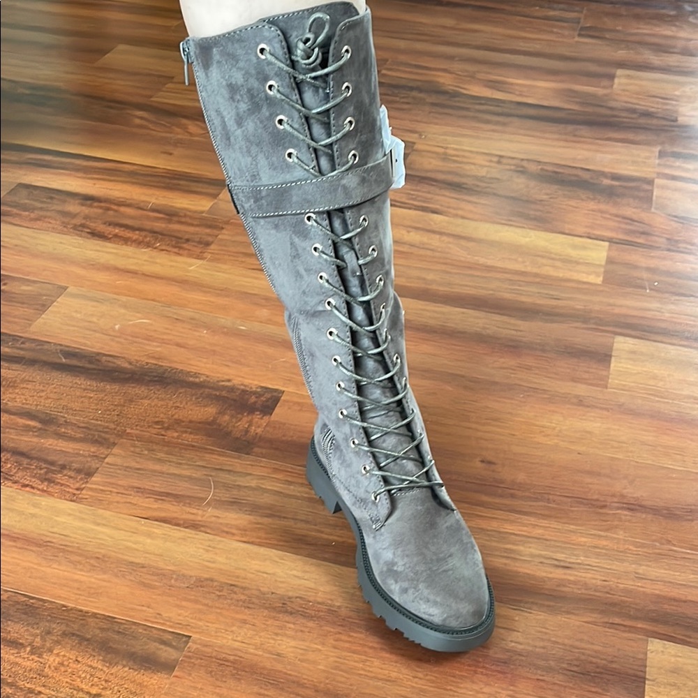 Demi Lace up Flat grey boots